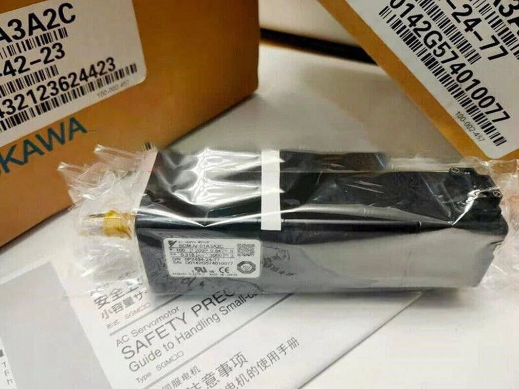 New Yaskawa SGMJ-01A3A2C Servo Motor Fast Ship - YASKAWA [2]