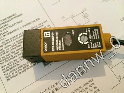 OMRON 1PC Photoelectric Sensor E3S-RS30E4-30 - OMRON [3]
