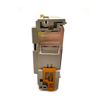 OMRON CQM1OC221 Output Unit - OMRON [1]