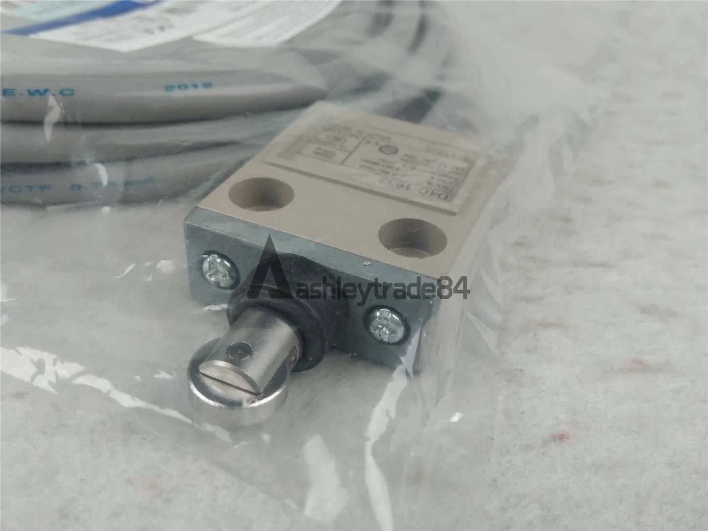 OMRON Limit Switch D4C-1632 - OMRON [3]