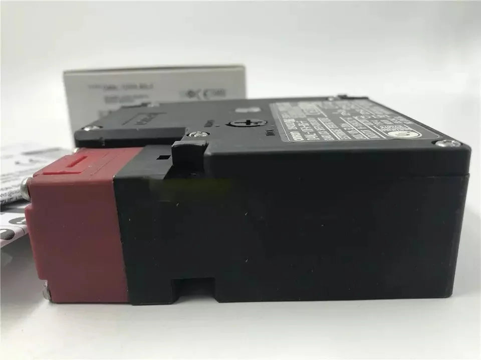 OMRON Safety Door Switch D4NL2BFAB - OMRON [3]