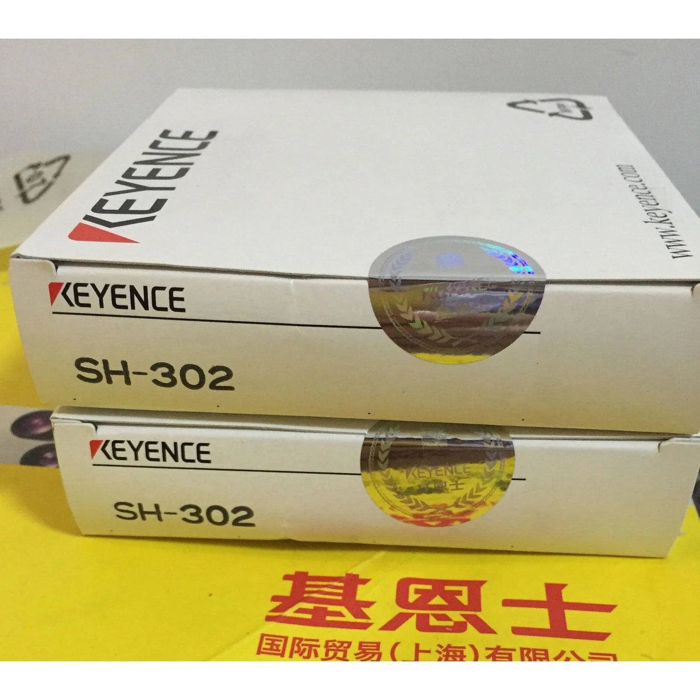 ONE KEYENCE SH-302 Photoelectric Sensors - KEYENCE [3]