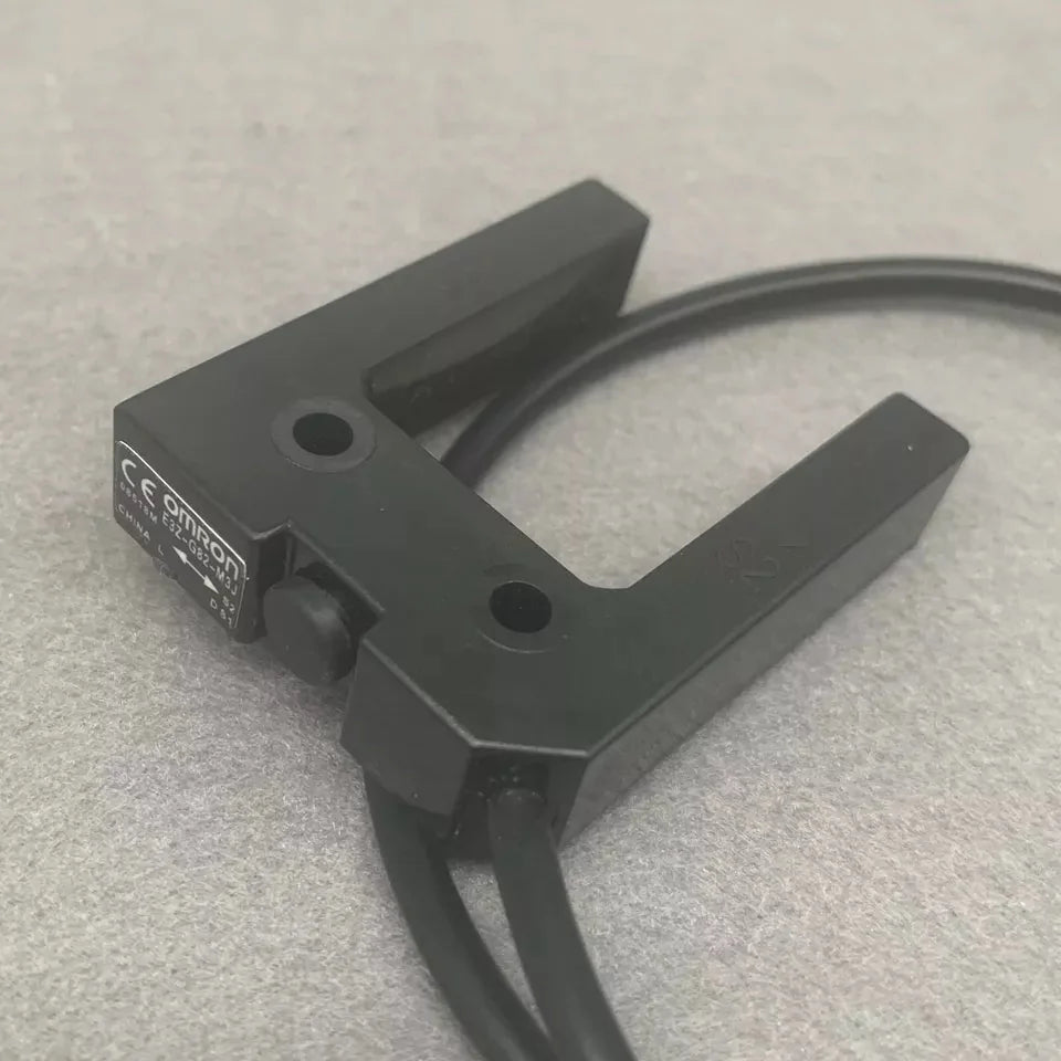 Omron E3Z-G82 Switch - OMRON [2]
