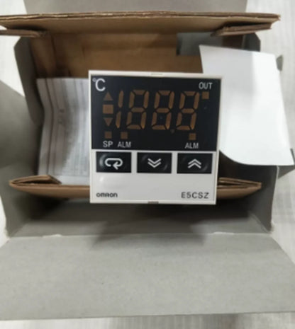 Omron E5CSZ-Q1T Digital Temperature Controller 100-240V - OMRON [1]