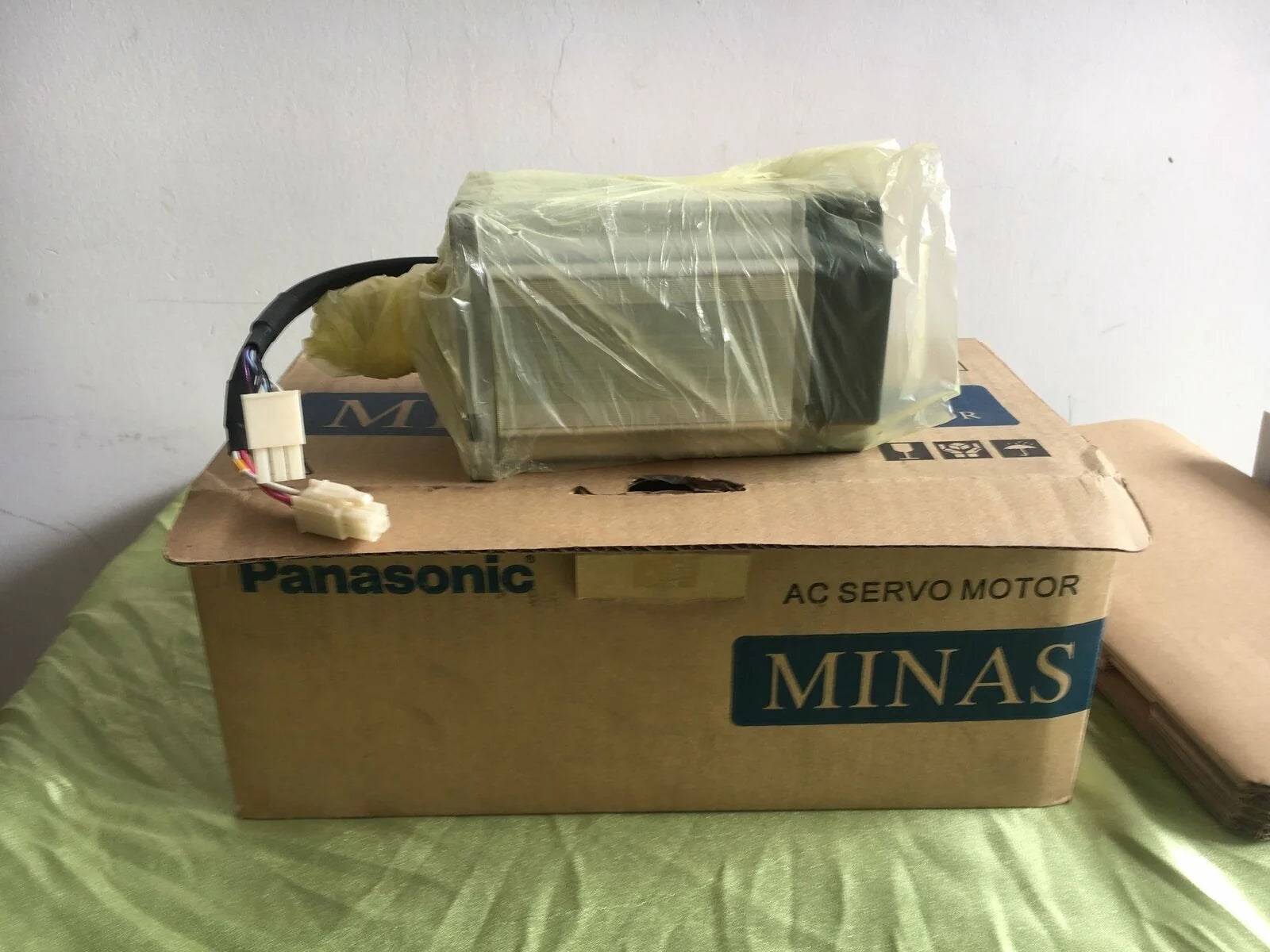 Panasonic MHMD082P1T Servo Motor 1 Year - PANASONIC [2]