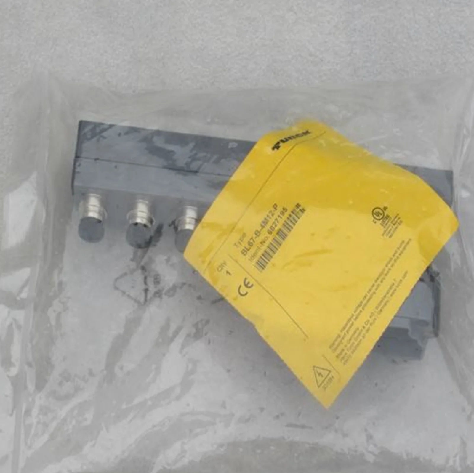 TURCK BL67-B-4M12-P 6827 Module Base - High-Performance Module Base for 6827 Systems - TURCK [1]