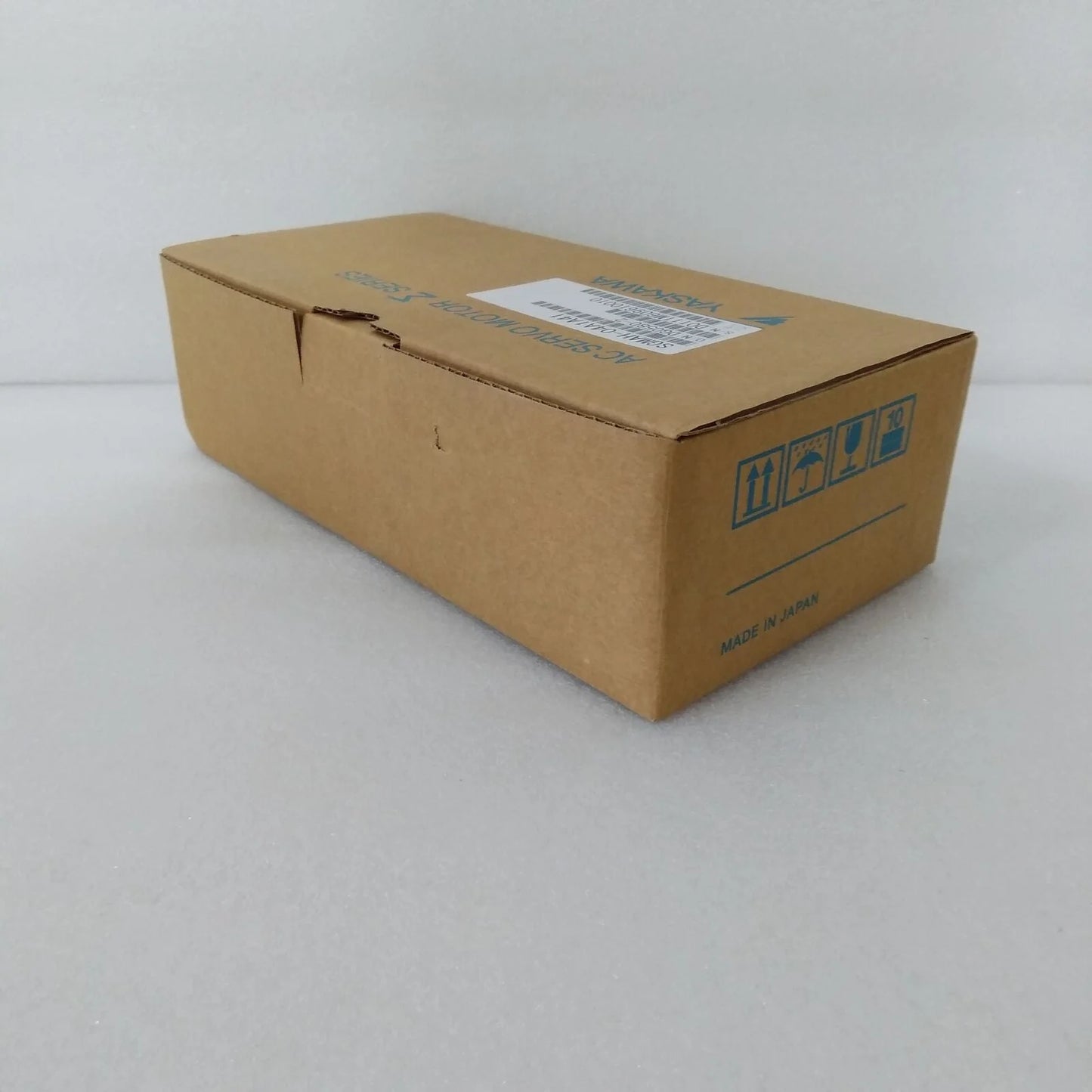 YASKAWA SERVO motor SGMAH-04A1A41 - New Sent within 24 hours - YASKAWA [1]