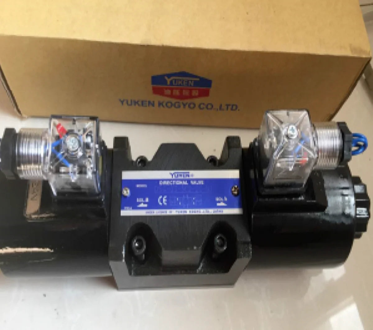 [YUKEN] DSG-01-2D2-D24-N1-50 Solenoid Directional Valve - YUKEN [2]
