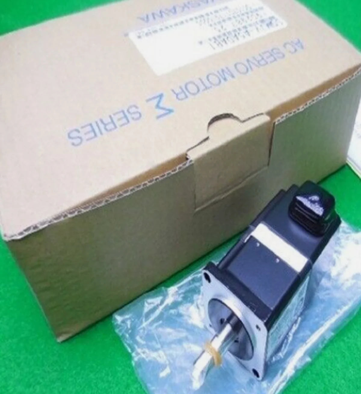 Yaskawa AC Servo Motor SGMJV-A5ADAB1 - YASKAWA [2]