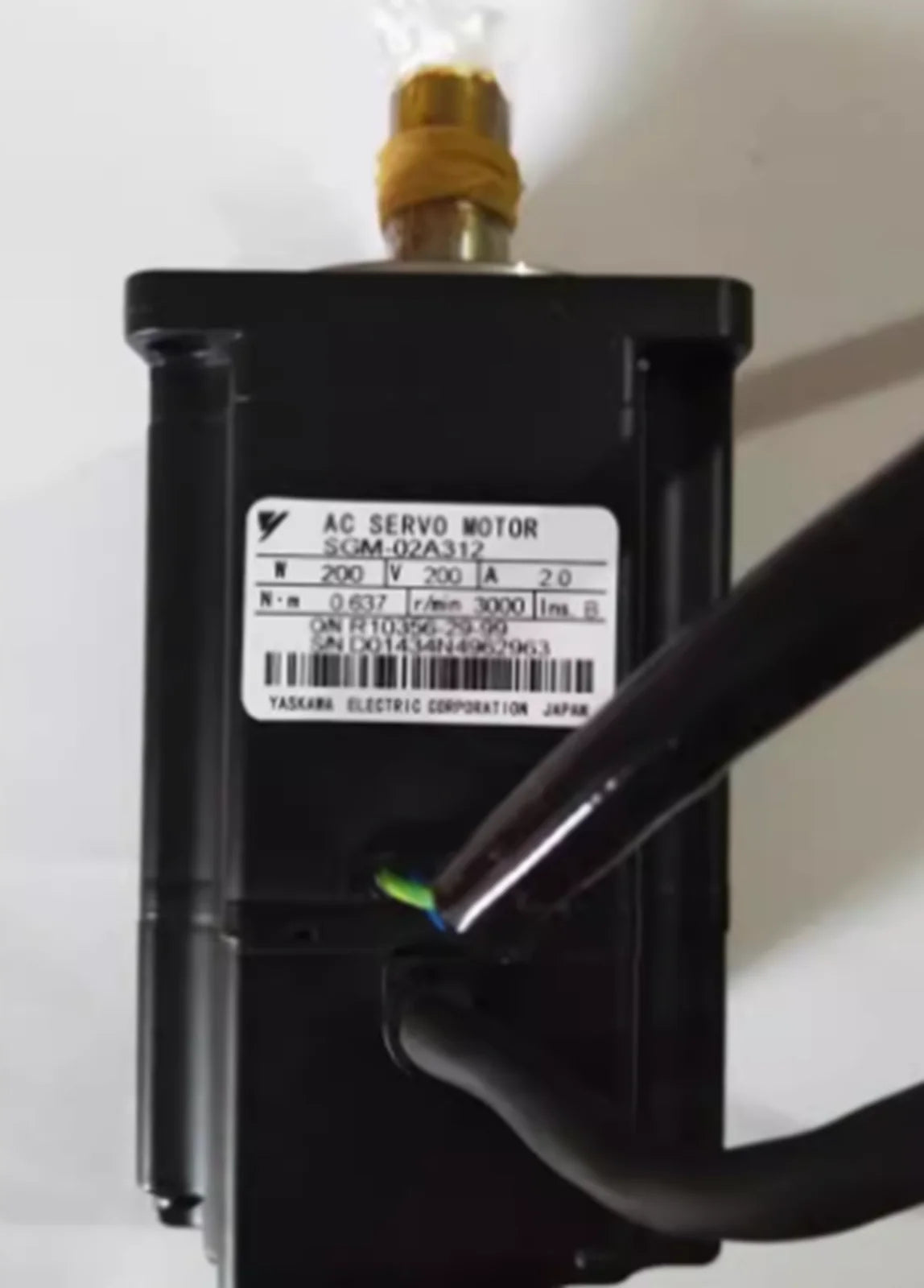 Yaskawa SGM-02A312 SERVO MOTOR - YASKAWA [1]