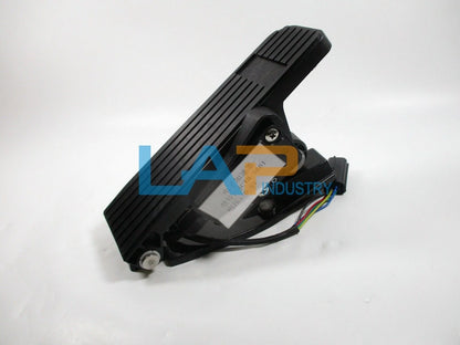 new 1PCS Forklift pedal electronic accelerator 0-5V JCTH-3601 4 holes 4wires - OMRON [2]