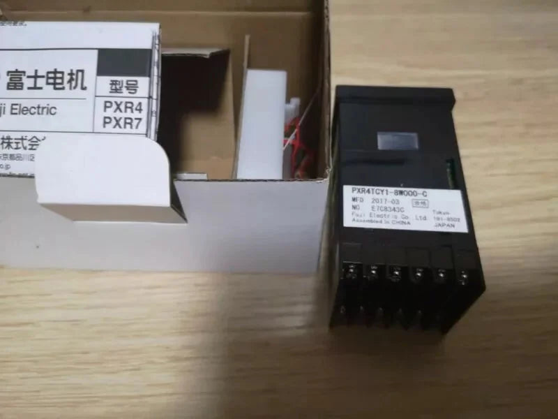 new 1PC Fuji PXR4TCY1-8W000-C Temperature Controller PXR4TCY18W000C In Box - FUJI [5]