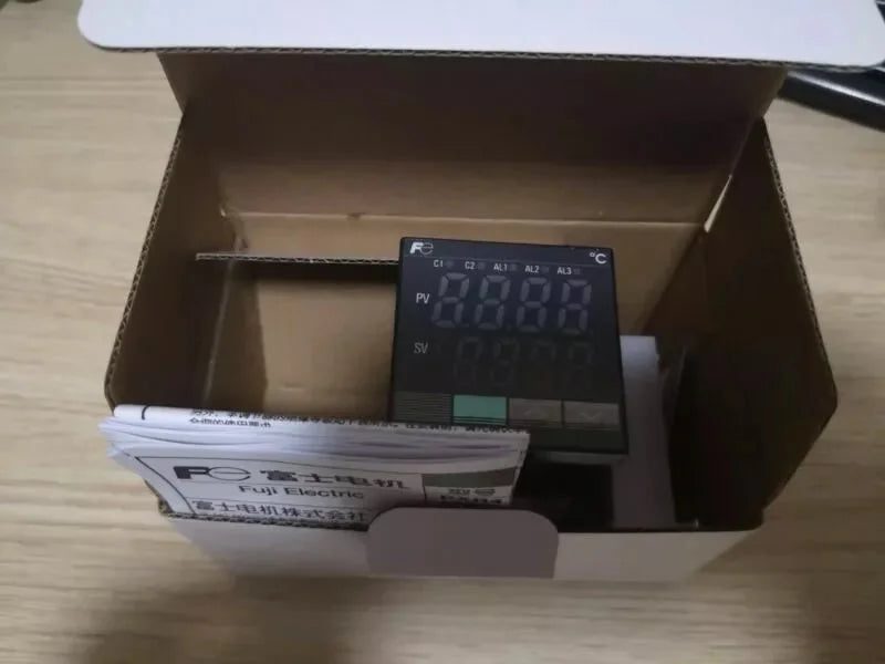 new 1PC Fuji PXR4TCY1-8W000-C Temperature Controller PXR4TCY18W000C In Box - FUJI [6]