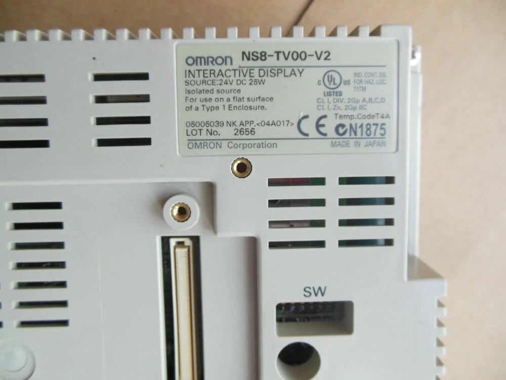 new 1PC OMRON PANEL NS8-TV00-V2 NS8TV00V2 IN BOX PING - OMRON [3]