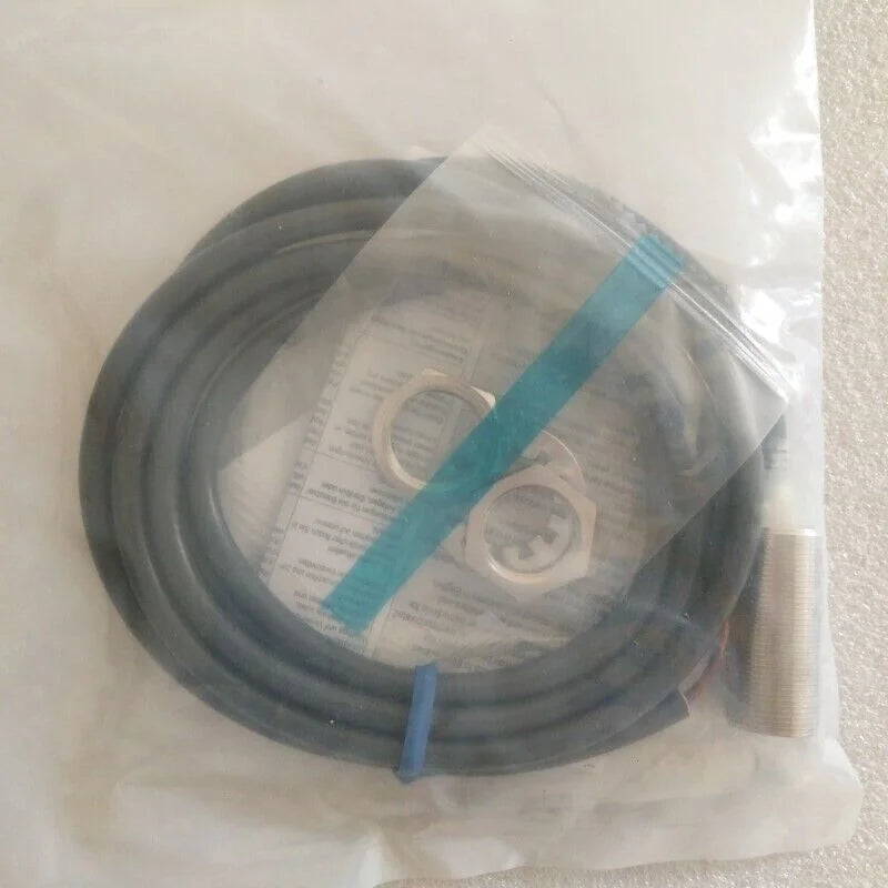 new 1PC Omron E2E-X7D1-N 12-24VDC 2M Proximity Switch E2EX7D1N - OMRON [3]