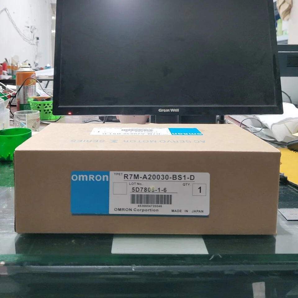 new 1PC Omron R7M-A20030-BS1-D Servo Motor Urgent Shipment - OMRON [4]