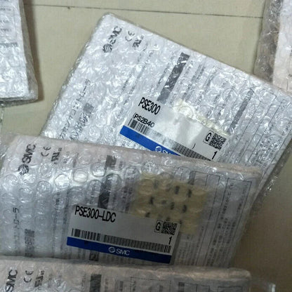 new 1PC SMC Pressure Sensor PSE300-LDC - SMC [2]