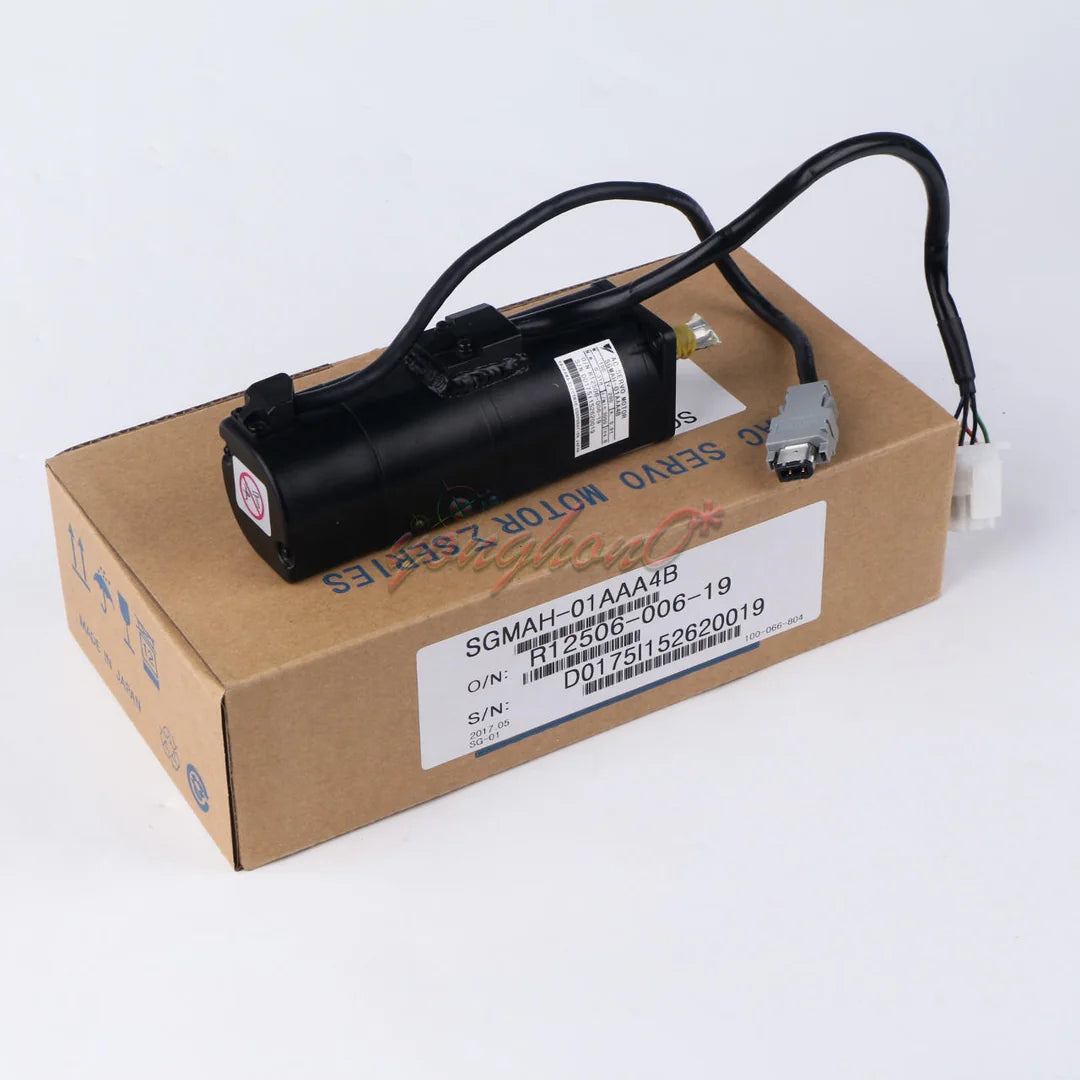 new 1PC Yaskawa SERVO MOTOR SGMAH-01AAA4B - YASKAWA [11]