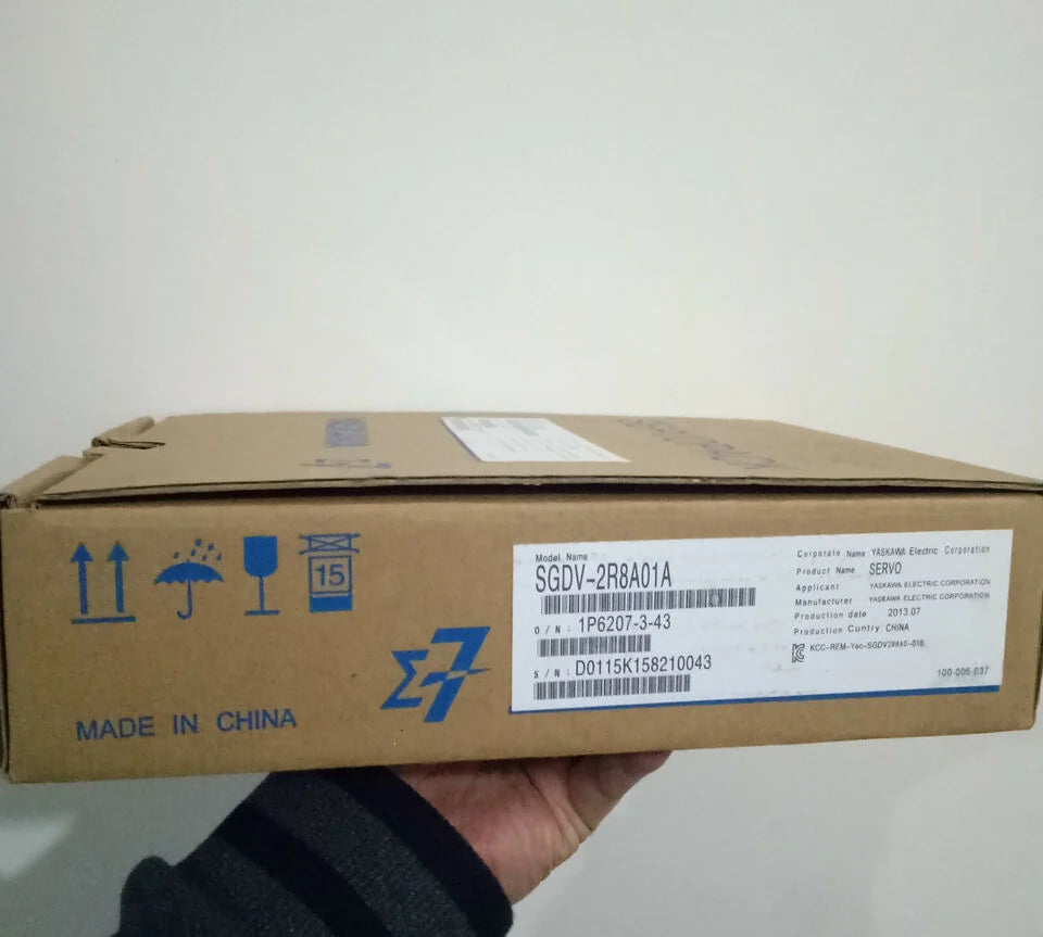 new 1PC Yaskawa SGDV-2R8A01A Servo Drive SGDV2R8A01A In Box ping - YASKAWA [1]