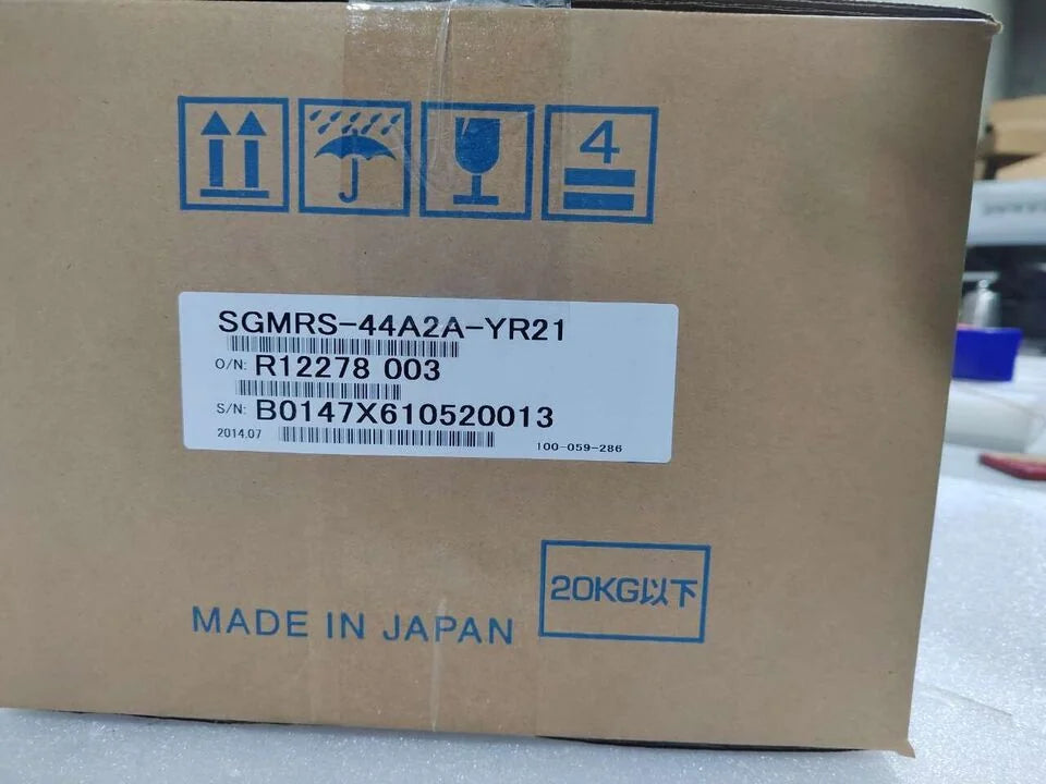 new 1PC Yaskawa SGMRS-44A2A-YR21 Servo Motor In Box ping - YASKAWA [1]