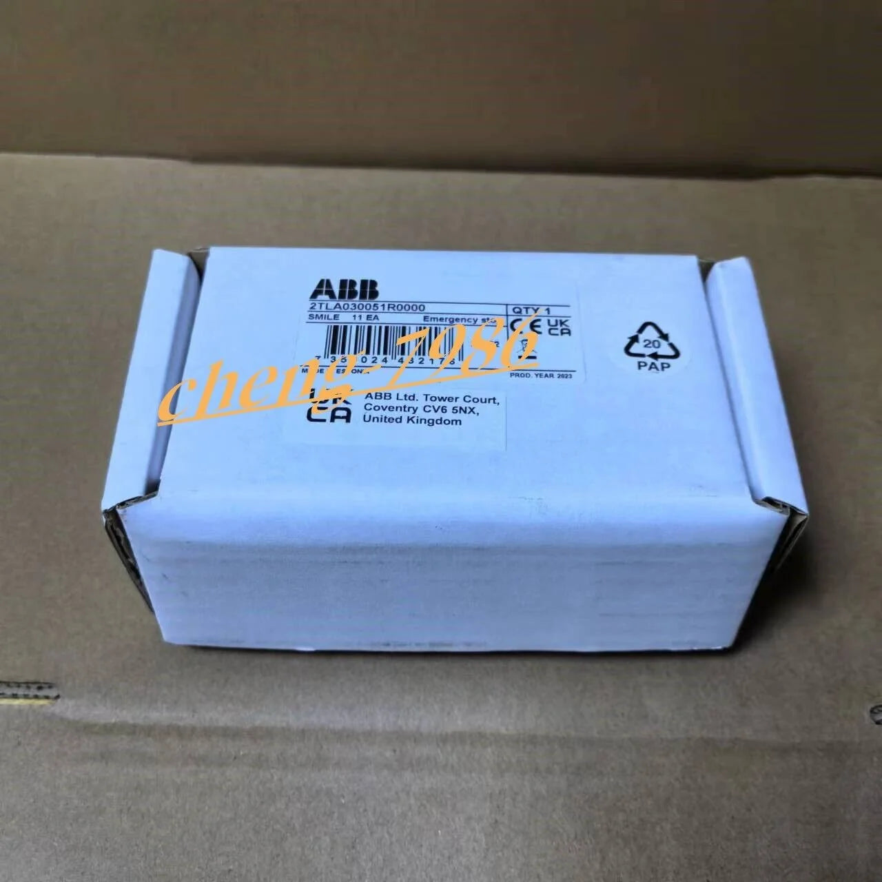new 1pc ABB Smile 11 EA emergency stop button 2TLA030051R0000 - ABB [3]