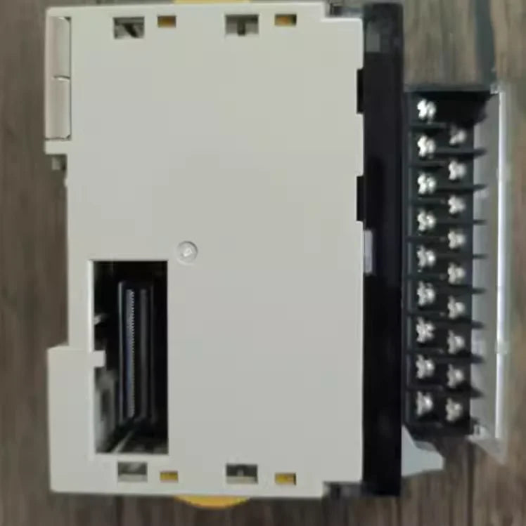 new Omron CJ1W-ID212 PLC Input Unit One CJ1WID212 - OMRON [3]