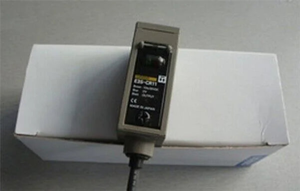 new Omron E3S-CR11 Photoelectric Switch One E3SCR11 - OMRON [1]