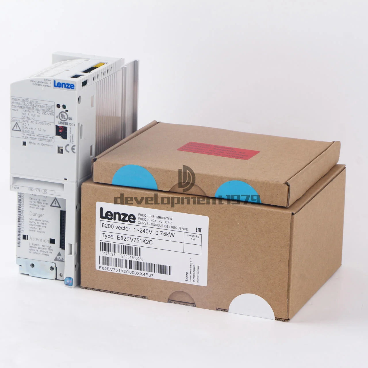 new One Lenze E82EV751K2C E82EV751_2C Inverter - LENZE [2]
