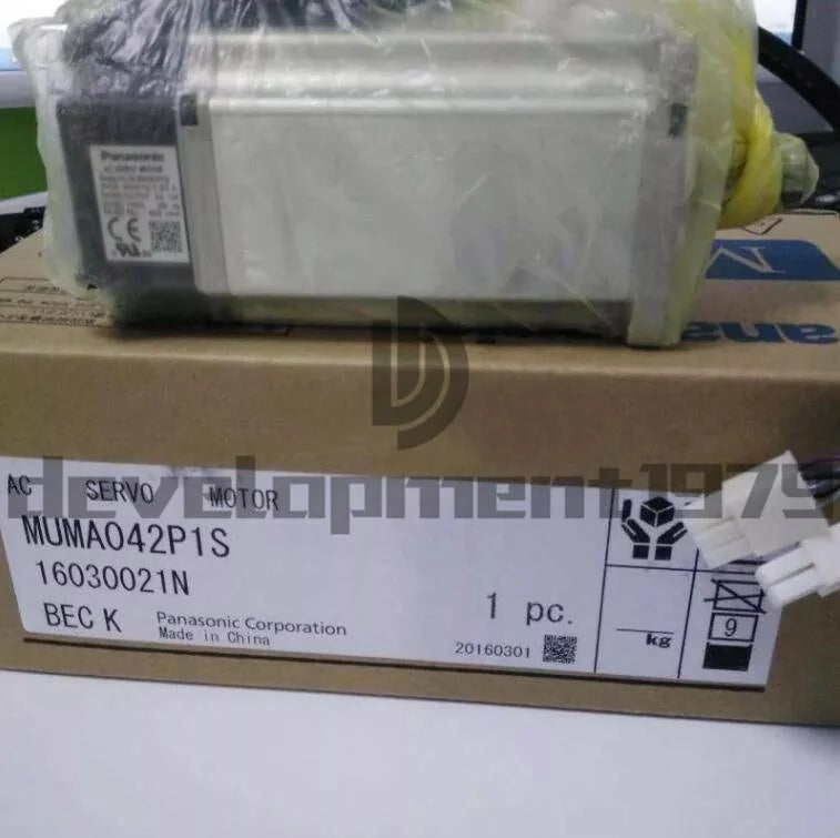 new One Panasonic Servo Motor MUMA042P1S - PANASONIC [1]