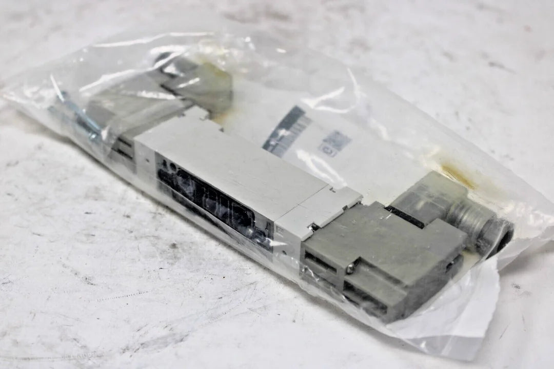 new SMC VQZ3251-5YZ1 Solenoid Valve - SMC [3]
