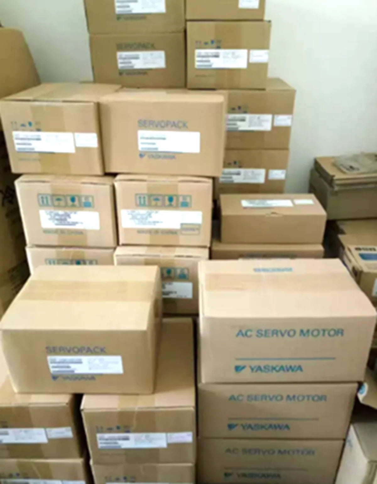 new YASKAWA Servo Motor SGMJV-04DL2C - YASKAWA [1]