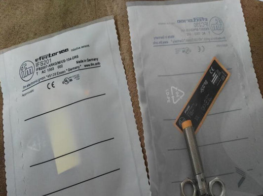 1PC  IFM IFS201 Sensor