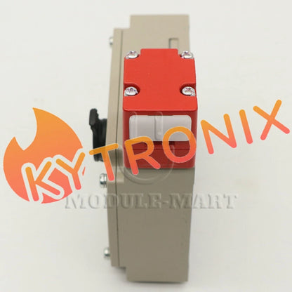 OMRON D4BL-2CRA Guard Lock Safety-door Switch 1PCS
