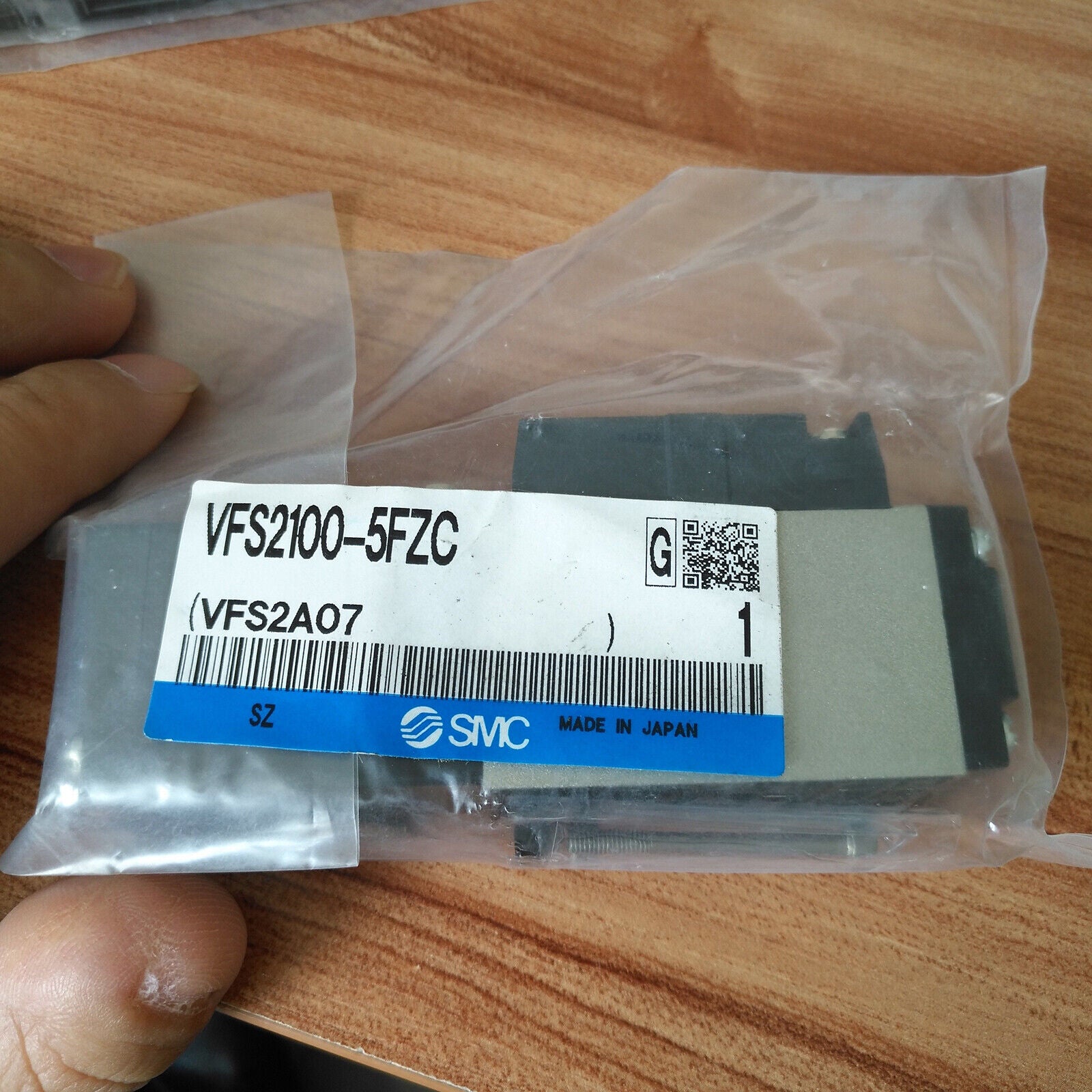1PC SMC VFS2100-5FZC Solenoid Valve - SMC
