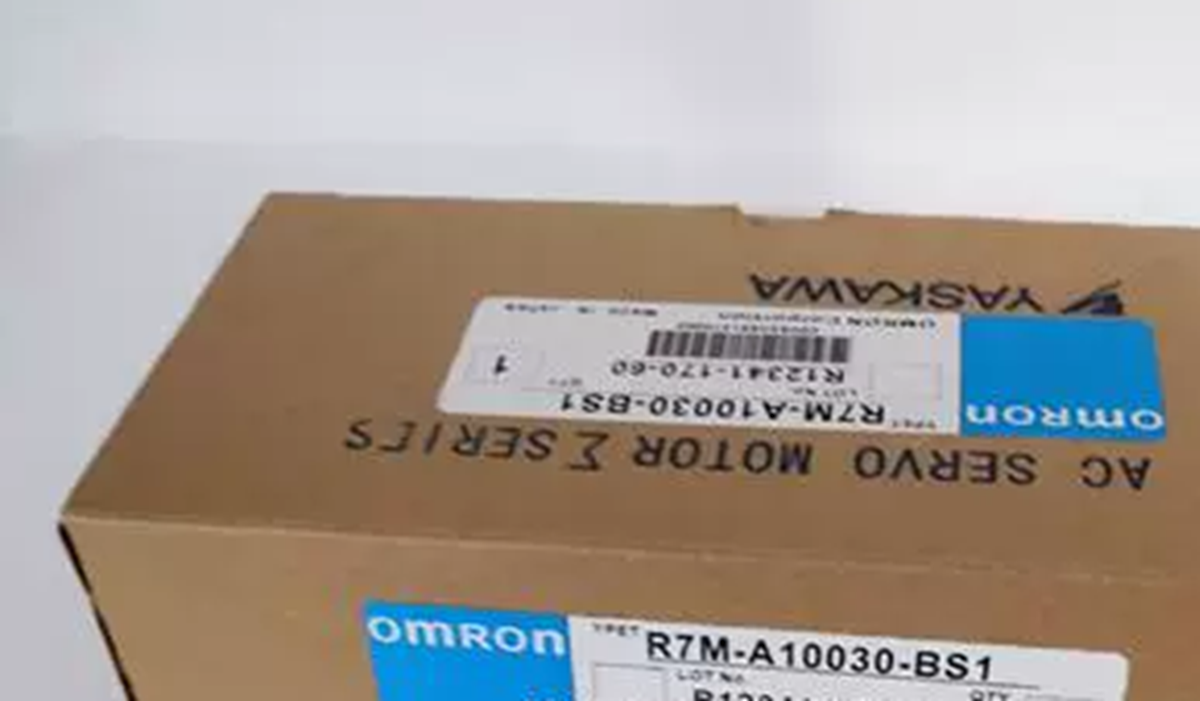 OMRON R7M-A10030 servo motor - OMRON