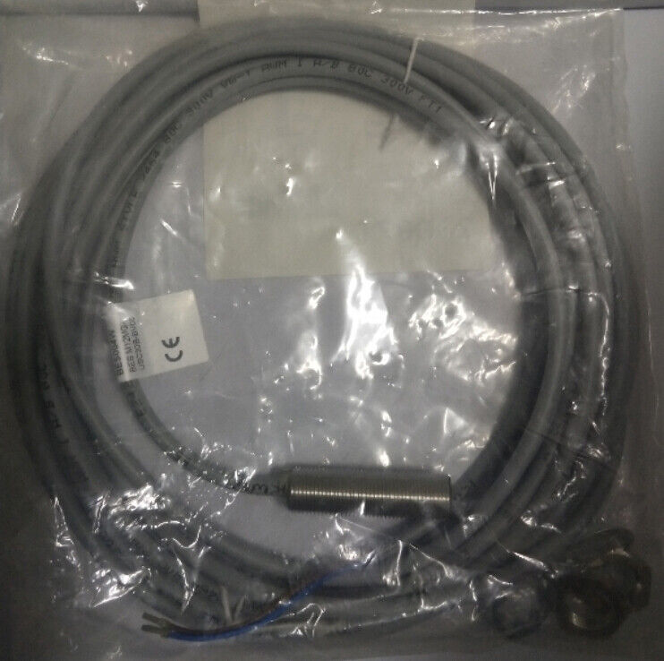 new 1PC Balluff Proximity sensor M12MG-USC30B-BV05 - BALLUFF