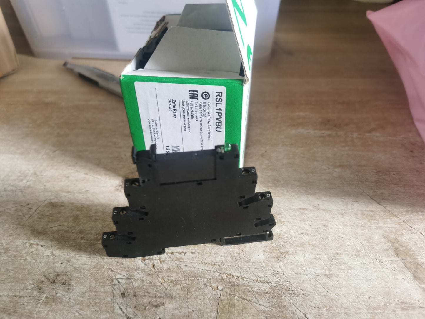 10PCS/1Box  Schneider RSL1PVBU Miniature Relay Sockets In Box