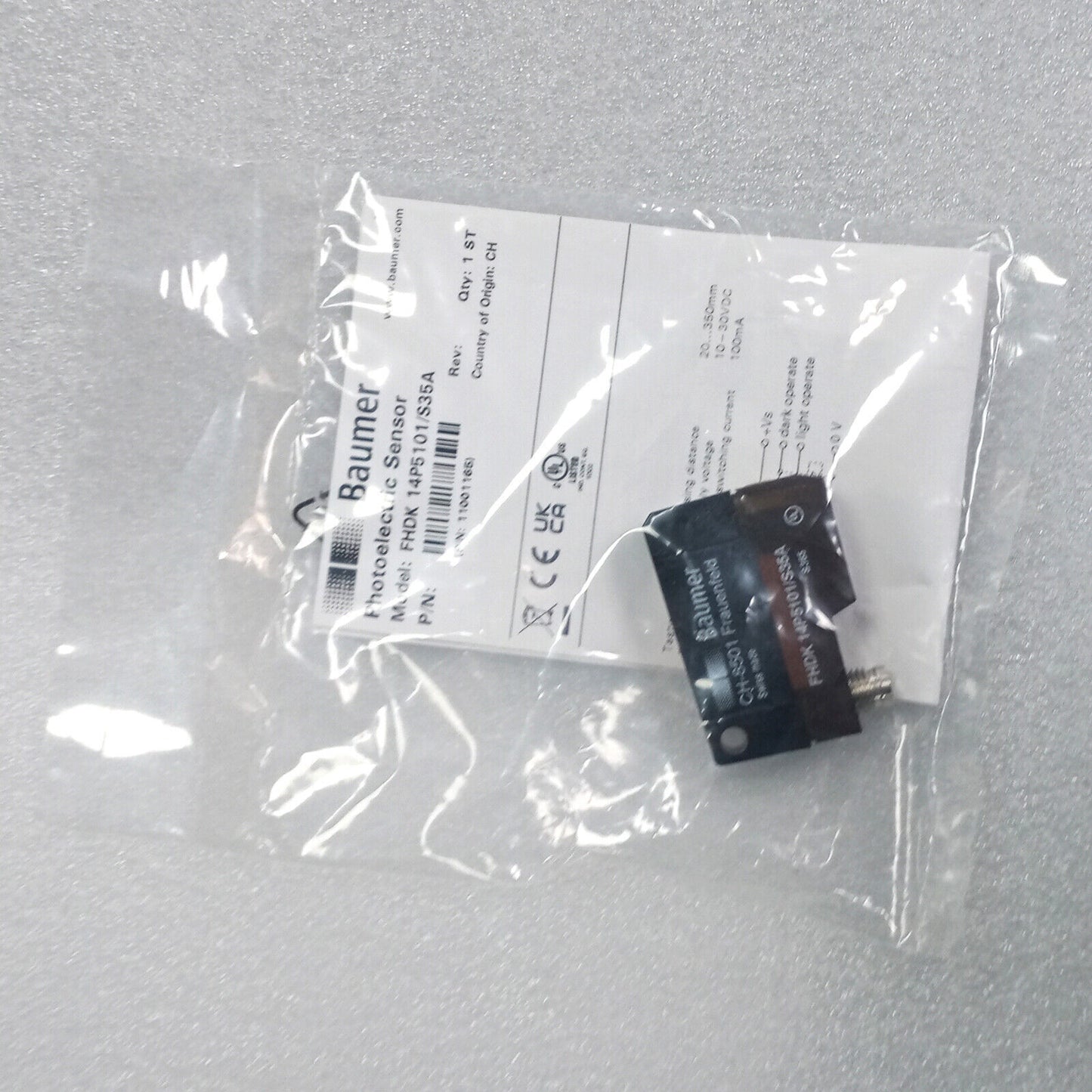 BAUMER FHDK 14P5101/S35A PHOTOELECTRIC SENSOR ( IN PACKAGE)