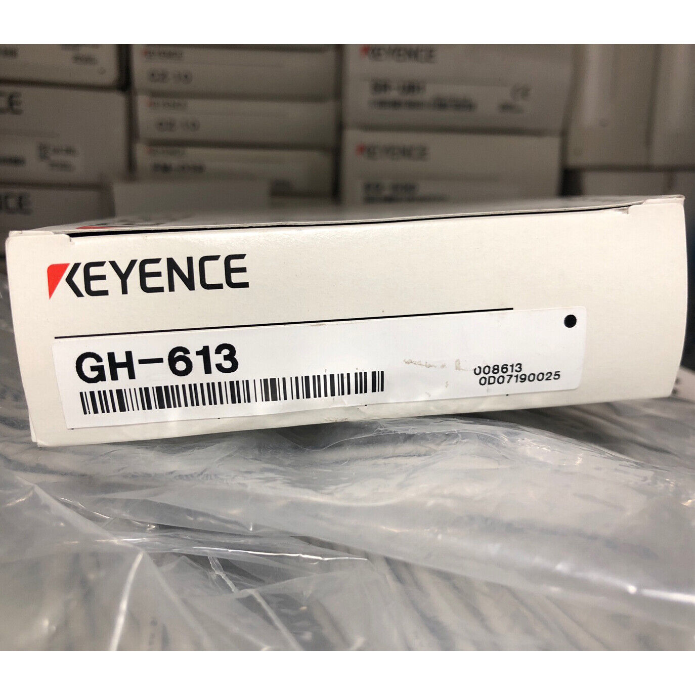 new 1PC  KEYENCE Vibration sensor head GH-613 GH-613