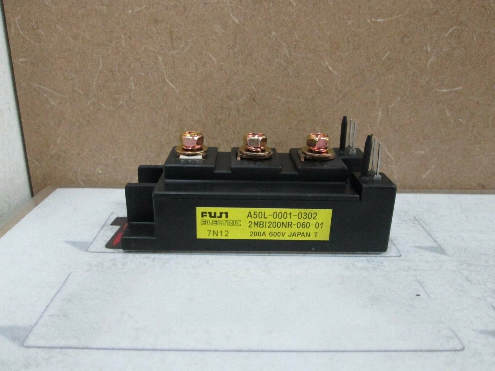new One FUJI 2MBI200NR-060-01 Module - FUJI