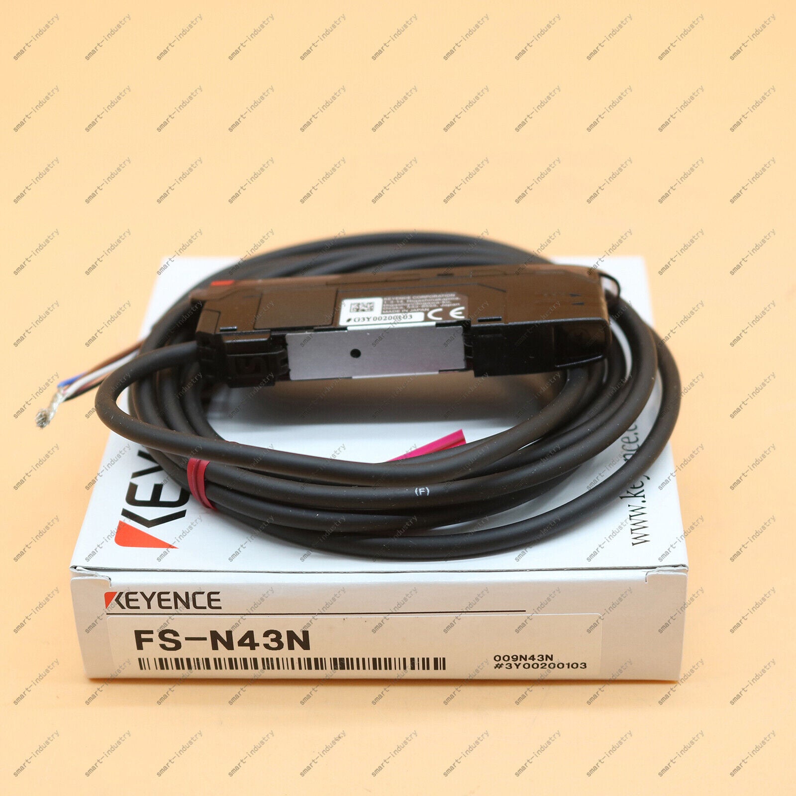 new one  keyence FS-N43N Digital fiber optic sensor ship