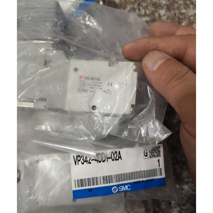 1PC SMC Solenoid Valve VP342-4DD1-02A - SMC