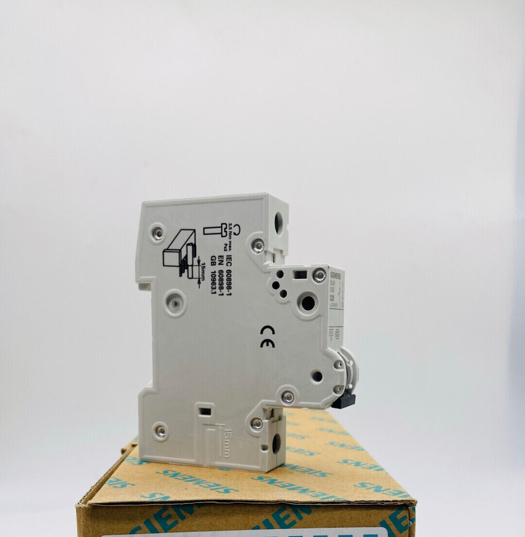 new 1PCS  circuit breaker 5SJ6120-7CC20  1P 20A SIEMENS