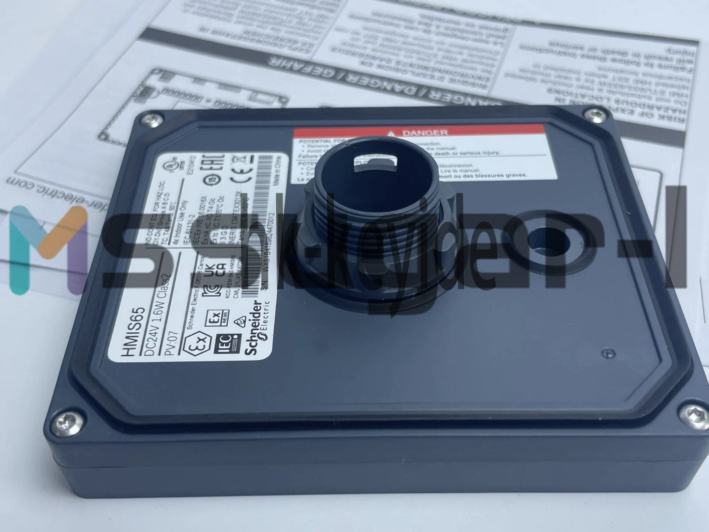 The HMI HMIS65 touch screen HMIS65 is shipped quickly
