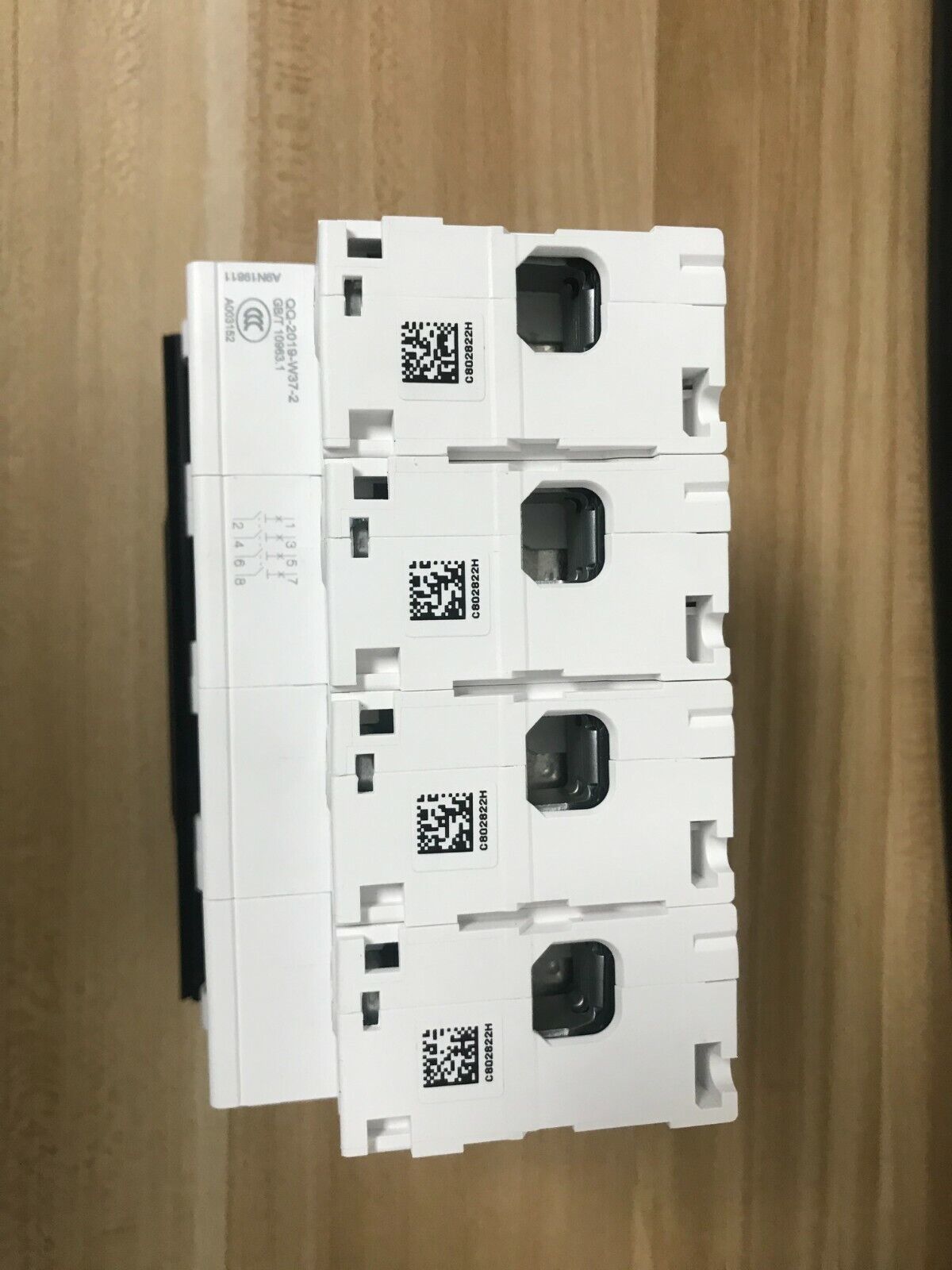 new 1PCS Schneider A9N19811 C120H 80A 4P Circuit breaker - SCHNEIDER