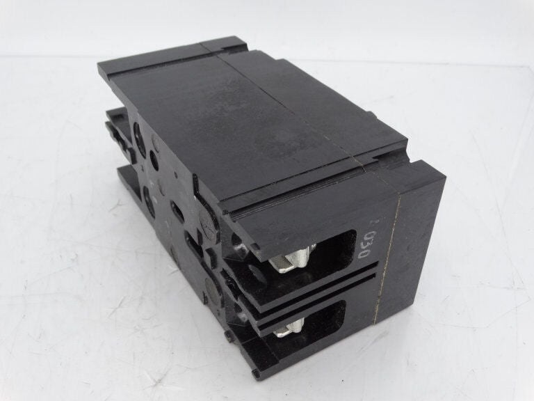 General Electric Ted124030wl Circuit Breaker, High-Performance Circuit Protection, 120V, 10A, 1200A Break Capacity,Compact Design, Easy Installation - GENERAL ELECTRIC