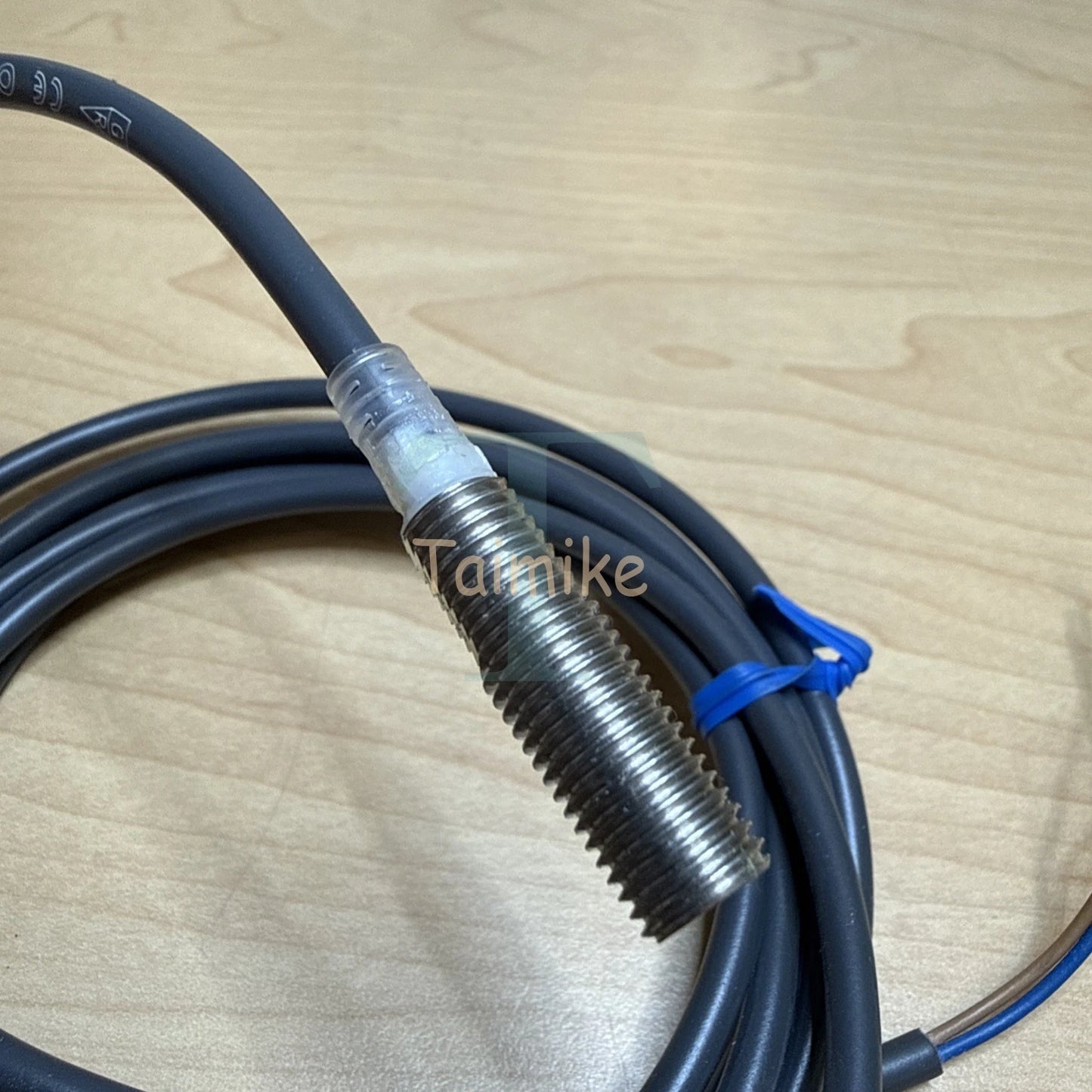 ! Omron E2E-X2D1-N Proximity Sensor Prox 13722M