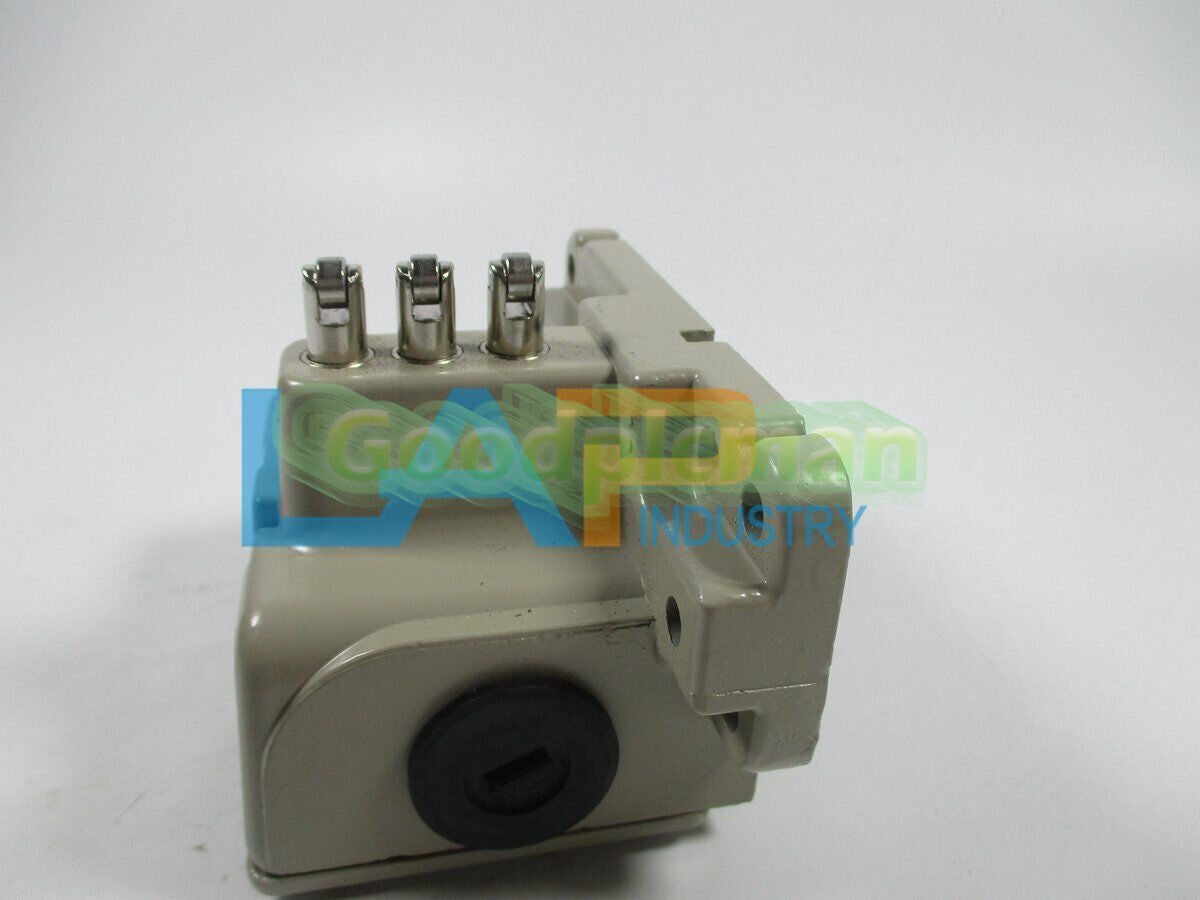 1Pcs For Omron limit switch VB-3221 10A 125.250VAC