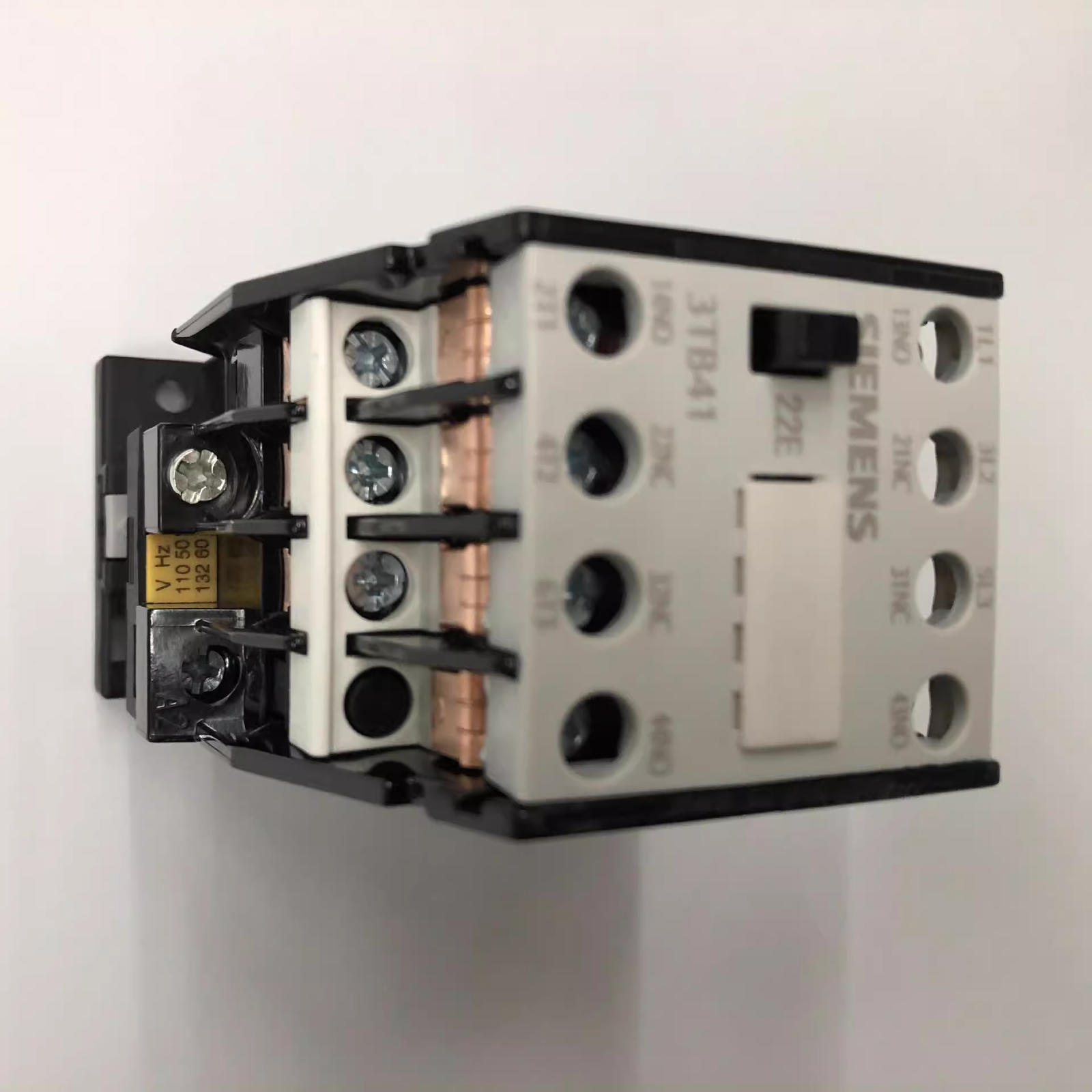 new 1pcs  3TB4122-0X AC contactor 3TB41 22-OX22E 110V For Siemens Circuit Breaker