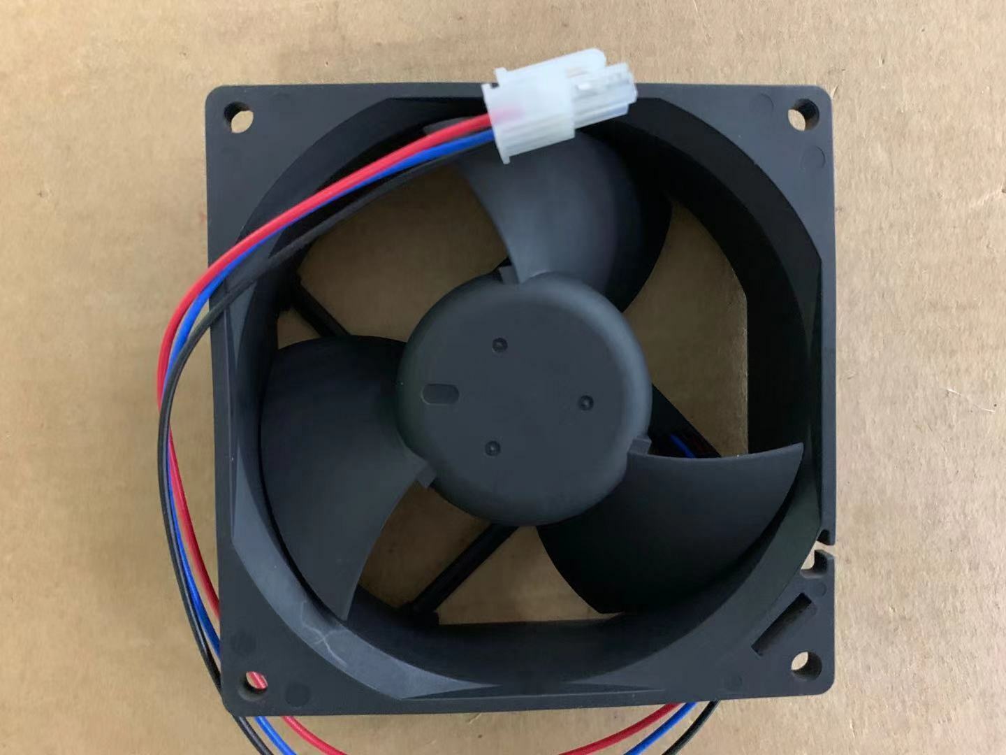 new 1pcs Delta EFB0912HHF 12V 0.44A 9cm 9032 90mm Large air volume fan 3pin